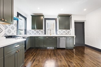 10 Carlton St in Somerville, MA - Building Photo - Building Photo