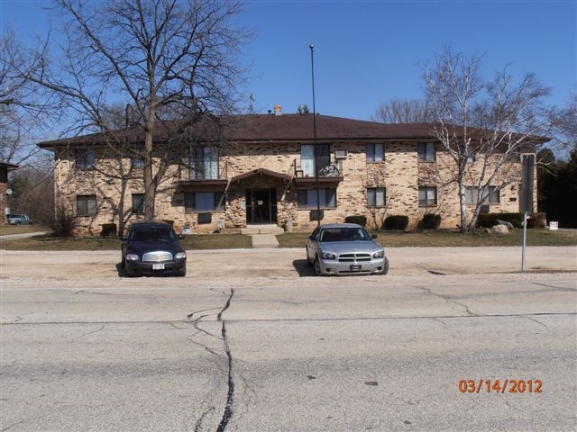 10450 W Fond du Lac Ave in Milwaukee, WI - Foto de edificio - Building Photo