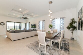 9819 Everglades Dr in Naples, FL - Building Photo - Building Photo