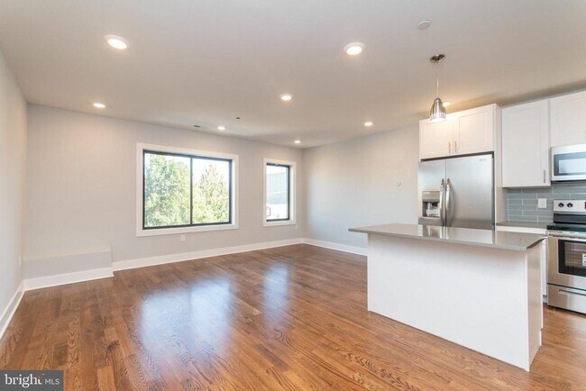 812 N Uber St in Philadelphia, PA - Building Photo - Building Photo