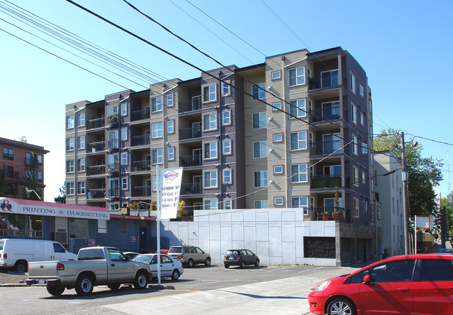 326 Queen Anne Ave in Seattle, WA - Foto de edificio - Building Photo