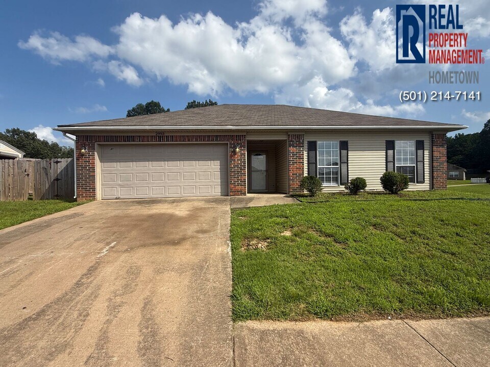 2993 Wildwood Dr in Benton, AR - Building Photo