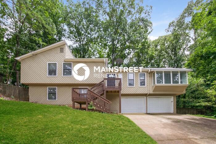 5061 Ravenwood Dr in Marietta, GA - Building Photo