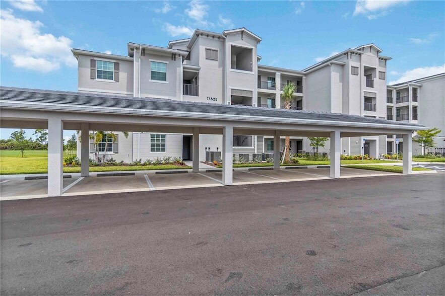17625 Opal Sand Dr, Unit 302 in Venice, FL - Building Photo