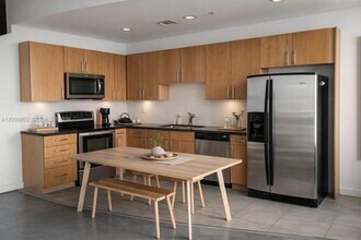 300 S Australian Ave, Unit 809 in West Palm Beach, FL - Building Photo - Building Photo