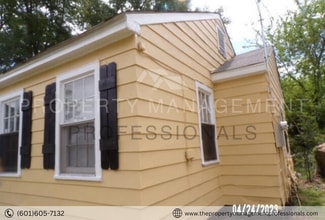 1925 Wingfield Cir in Jackson, MS - Building Photo - Building Photo
