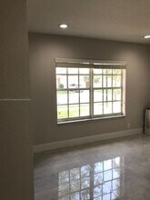 16725 Sapphire Ct in Weston, FL - Building Photo - Building Photo