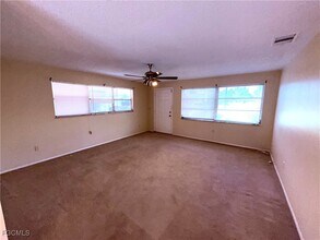 25 Castlebar Cir in Ft. Myers, FL - Building Photo - Building Photo