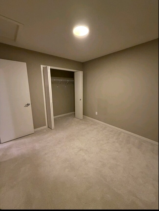 4690 Alwood Way SW in Edmonton, AB - Building Photo - Building Photo