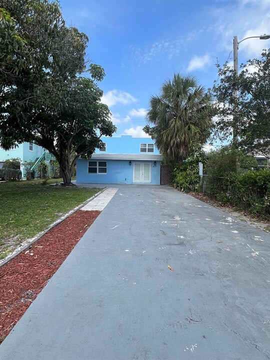 817 S L St in Lake Worth Beach, FL - Building Photo