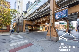 1008 W Lake St, Unit 2 in Chicago, IL - Building Photo - Building Photo