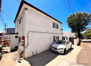 4763 Terrace Dr in San Diego, CA - Building Photo - Building Photo