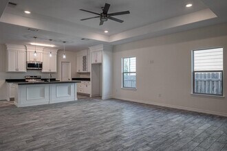 1002 Tesoro Park in Del Rio, TX - Foto de edificio - Building Photo