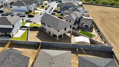 2501 Galloway Dr in Laredo, TX - Building Photo - Building Photo