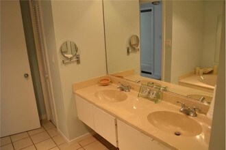 1000 US-1-Unit -E-203 in Jupiter, FL - Building Photo - Building Photo