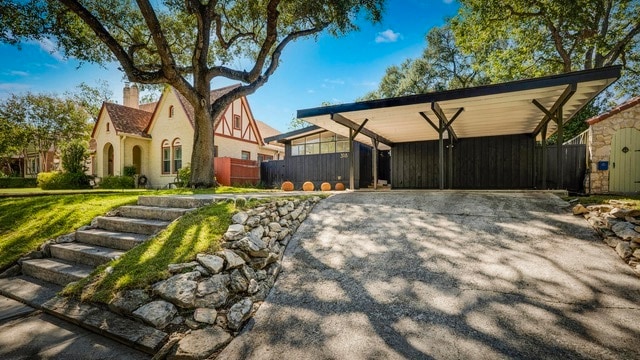 318 W Rosewood Ave in San Antonio, TX - Building Photo - Building Photo