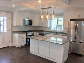 14 Bradley St.-Unit -1 in Somerville, MA - Foto de edificio - Building Photo