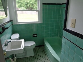 607 Waterloo Rd in Warrenton, VA - Foto de edificio - Building Photo