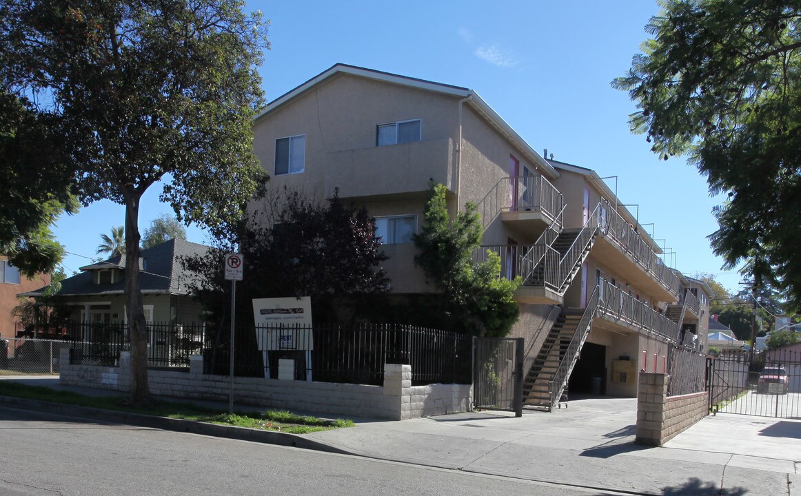 6154 Aldama St in Highland Park, CA - Foto de edificio