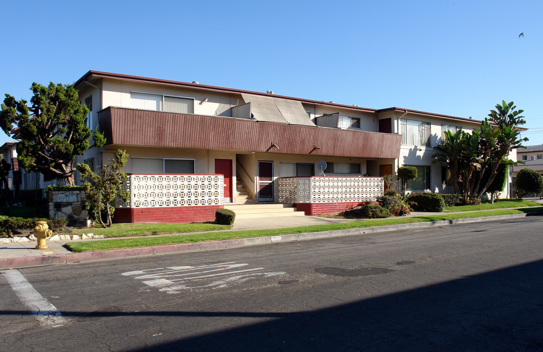 420 S Inglewood Ave in Inglewood, CA - Building Photo