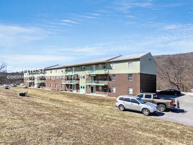 12914 N Cresap St in Cumberland, MD - Building Photo - Building Photo