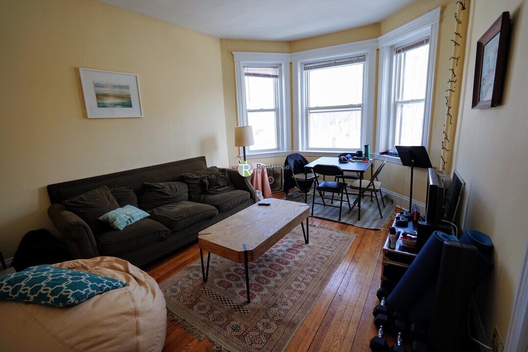 79 Gordon St in Boston, MA - Building Photo