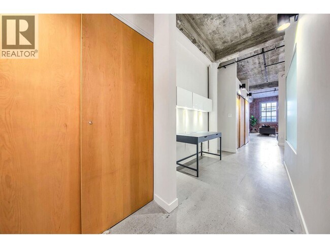 546 Beatty St in Vancouver, BC - Building Photo - Building Photo