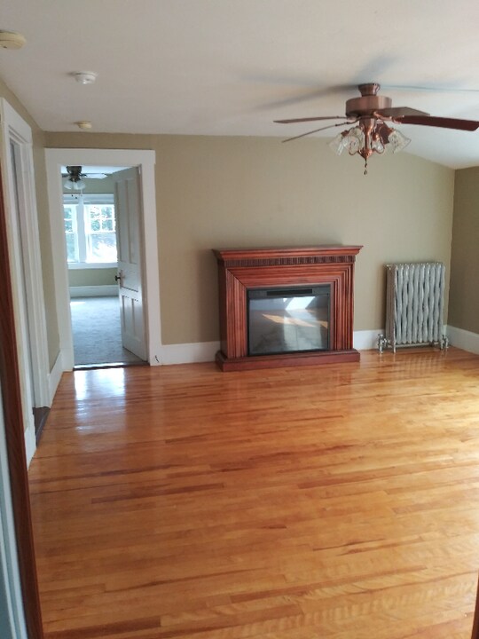 18 Auburn St in Franklin, NH - Building Photo