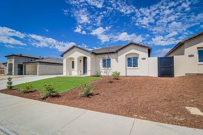 5216 Hawkwatch Ln in Bakersfield, CA - Building Photo - Building Photo