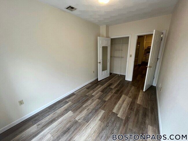 81 Essex St, Unit 63 in Boston, MA - Building Photo - Building Photo