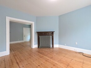 56 Forbes St, Unit 2A in Boston, MA - Building Photo - Building Photo