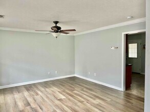 938 Micro Way in Knoxville, TN - Building Photo - Building Photo