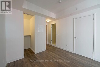 215-1215 Queen St W in Toronto, ON - Building Photo - Building Photo