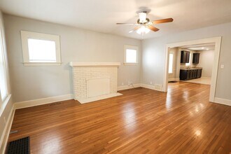 1351 E Cherry St in Springfield, MO - Building Photo - Building Photo