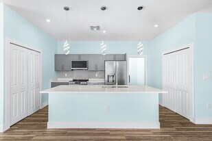 7244 David Blvd in Port Charlotte, FL - Building Photo