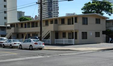 2105 Algaroba St in Honolulu, HI - Building Photo - Building Photo