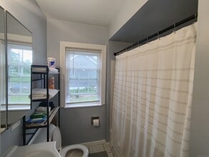 397 Long Hill Ave in Shelton, CT - Building Photo - Building Photo