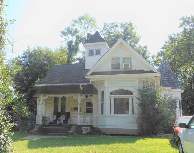 property at 312 S Fillmore St