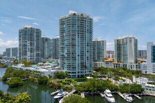 Oceania IV in Sunny Isles Beach, FL - Building Photo