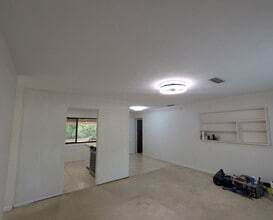 2002 NE 15th Ter in Gainesville, FL - Foto de edificio - Building Photo