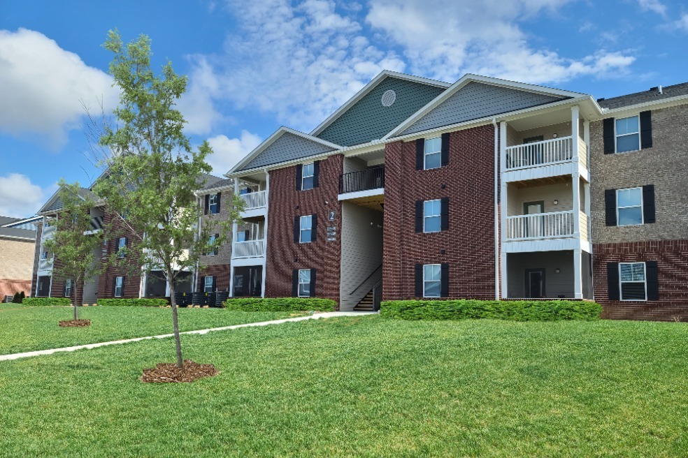 Crestwood Commons Apartments Photo