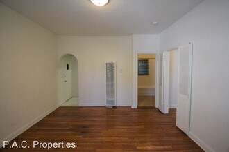 2062 Argyle Ave in Los Angeles, CA - Building Photo - Building Photo