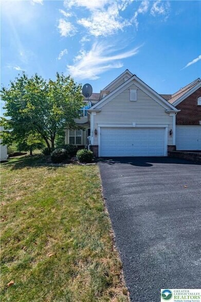 1828 Majestic Dr in Orefield, PA - Building Photo