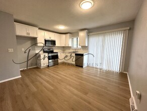 805 NW Oxford Dr in Blue Springs, MO - Building Photo - Building Photo