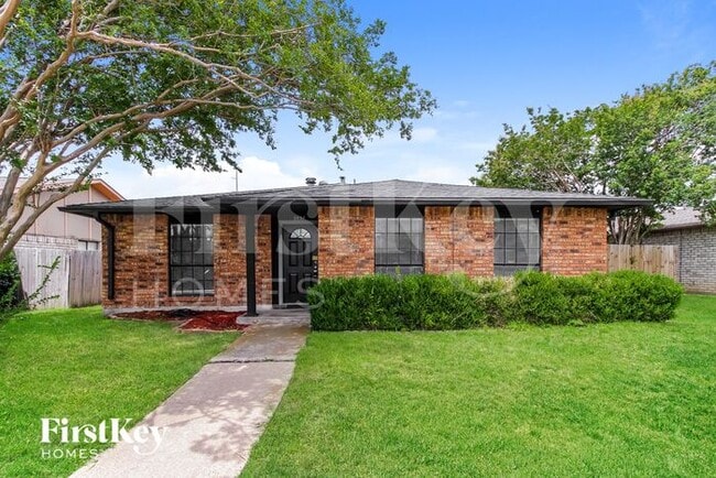 3537 Rockcrest Dr