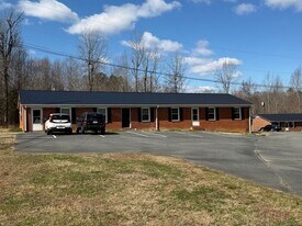 208 Bookington Dr in Lexington, NC - Building Photo