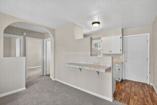 7349 SE Evergreen St in Portland, OR - Building Photo