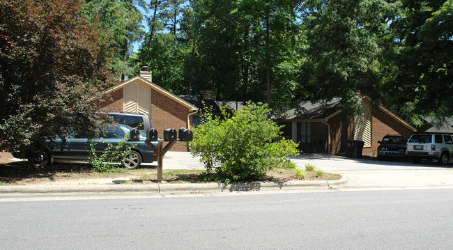 4948 Pebble Beach Dr in Raleigh, NC - Foto de edificio - Building Photo