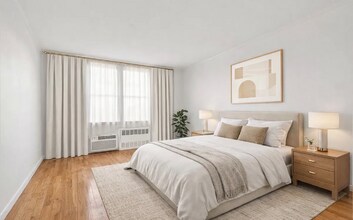 66-01 Burns St in Queens, NY - Foto de edificio - Building Photo