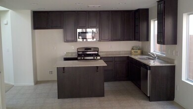 10090 Big Sur Mountain St in Las Vegas, NV - Building Photo - Building Photo